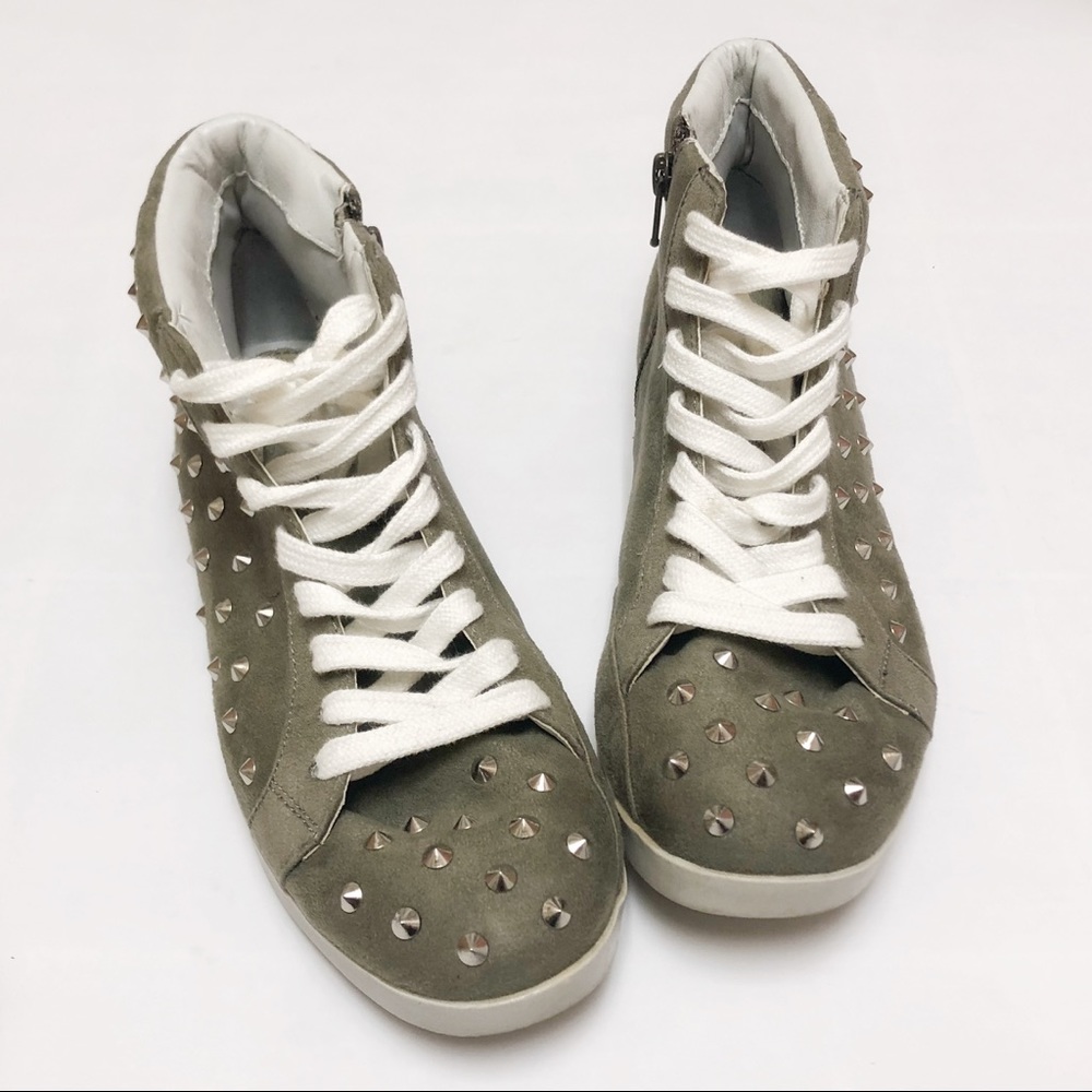 STEVE MADDEN 7.5 SNEAKERS SUEDE STUDDED HI TOP
